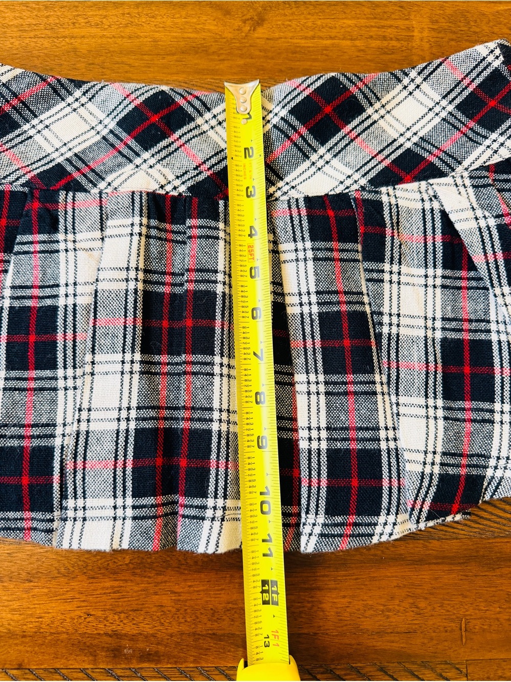 Bold black, white, and red plaid patterned Forever 21 low-rise mini skirt- Kawai - Picture 6 of 6